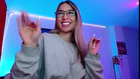 Snapshot of niki_1998 chatting on 09/29/25, 06:13 Natalia online show from 09/29/25, 06:13