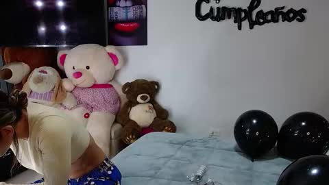 Snapshot of niki_1998 chatting on 11/14/25, 08:51 Natalia online show from 11/14/25, 08:51