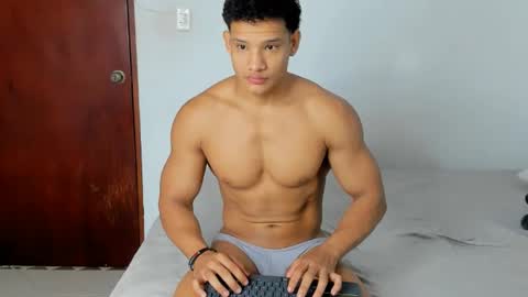 Snapshot of niki_marti chatting on 09/29/25, 12:21 niki online show from 09/29/25, 12:21