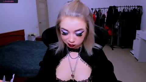 nikigoddesss online show from 04/06/26, 04:46