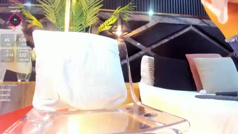 nikii_white online show from 01/10/25, 02:57