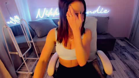 nikki_blondiee online show from 01/03/25, 07:16