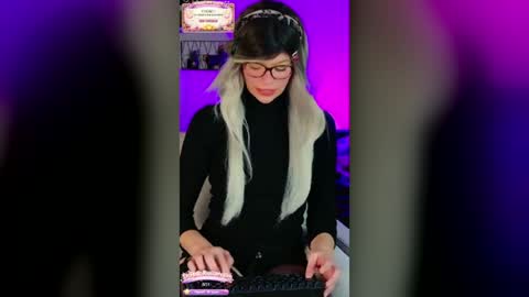 Kitty Chatte online show from 04/09/26, 05:40