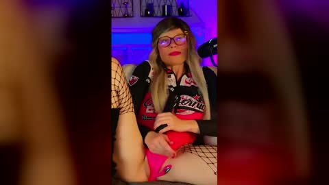 Kitty Chatte online show from 05/21/26, 08:27