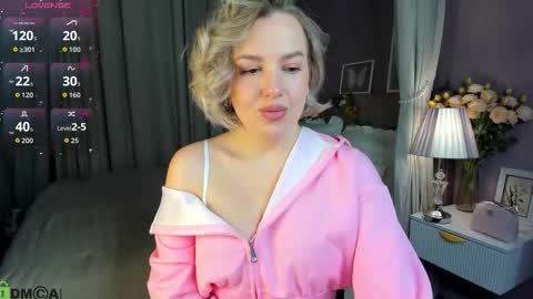 Nikki online show from 10/16/25, 12:44