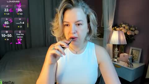 Nikki online show from 10/31/25, 11:50