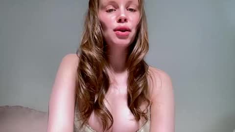 Nikki online show from 04/18/26, 10:08