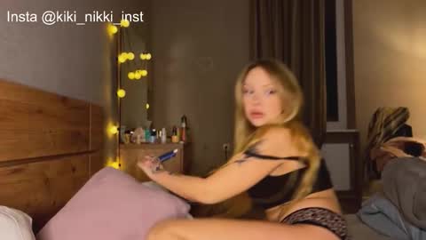 nicolette online show from 11/16/25, 04:56