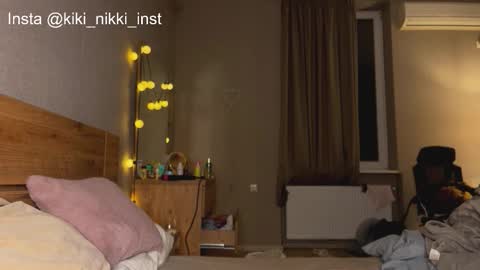 nicolette online show from 11/27/25, 05:04