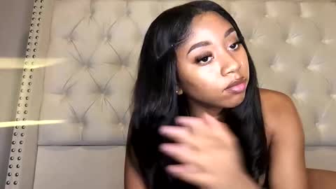 NikkiB online show from 02/05/25, 12:10