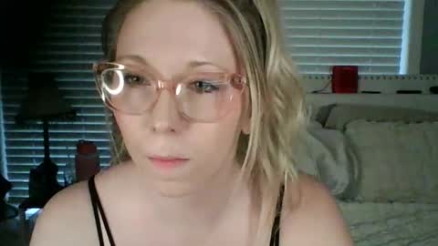 nikkib653466 online show from 03/05/26, 11:23