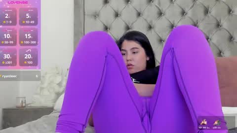 nikkibotero online show from 01/11/26, 01:21