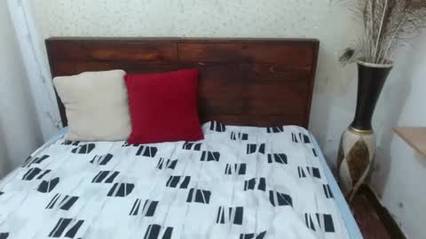 NikkieMilky online show from 02/28/25, 05:26