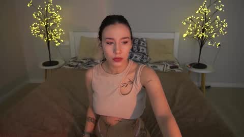 Nikki online show from 11/23/25, 06:46