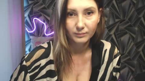 nikkikiss___ online show from 05/20/26, 12:28