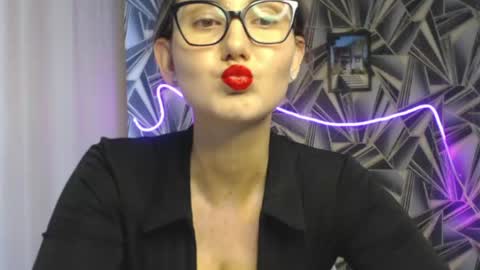 nikkikiss___ online show from 05/26/26, 01:34