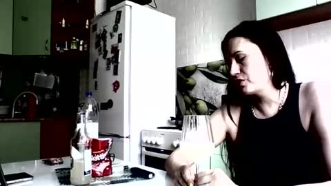 Snapshot of nikkikoks chatting on 04/15/26, 09:05 nikkikoks online show from 04/15/26, 09:05