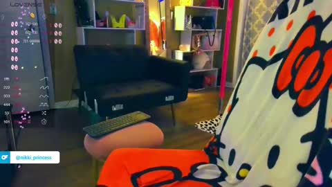 Snapshot of nikkiprincess chatting on 12/23/24, 11:49 Schedule IN BIO online show from 12/23/24, 11:49