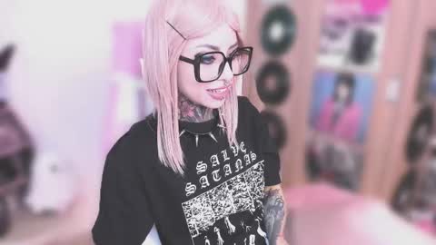 Nikki Ramone   online show from 01/09/26, 11:13