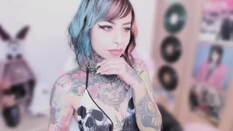 Nikki Ramone   online show from 02/04/26, 10:32