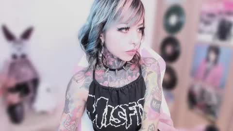 Nikki Ramone   online show from 02/05/26, 10:31