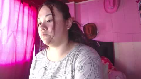 Snapshot of nikkirous_ chatting on 02/09/26, 01:15 Nikkirous online show from 02/09/26, 01:15