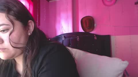 Snapshot of nikkirous_ chatting on 02/22/26, 03:32 Nikkirous online show from 02/22/26, 03:32