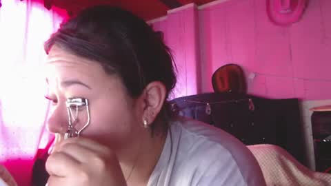 Snapshot of nikkirous_ chatting on 06/19/26, 02:10 Nikkirous online show from 06/19/26, 02:10