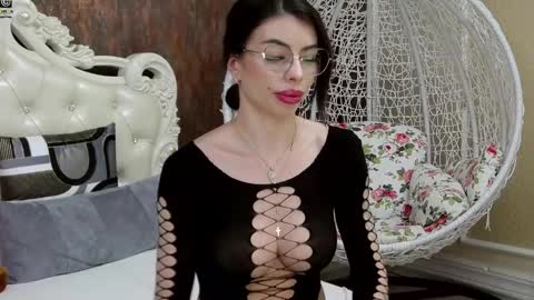 Nikky online show from 02/21/25, 12:17