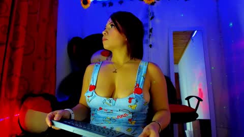 Snapshot of nikky_evans_ chatting on 12/04/24, 05:16 online show from 12/04/24, 05:16