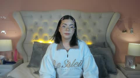 Y E S I online show from 04/01/26, 07:44