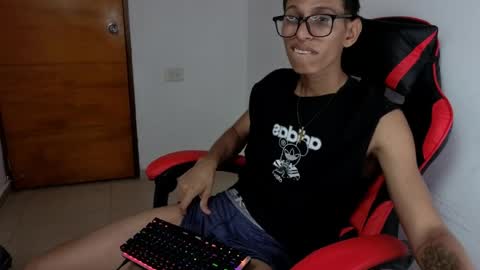 niklaus_wolf online show from 03/22/26, 12:58