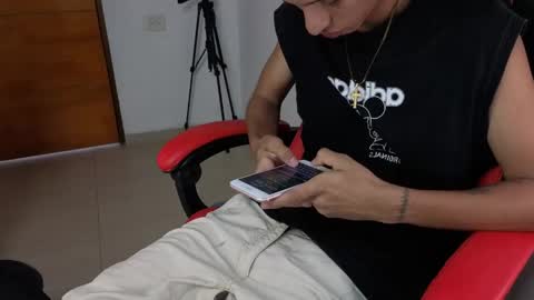 niklaus_wolf online show from 03/31/26, 07:14