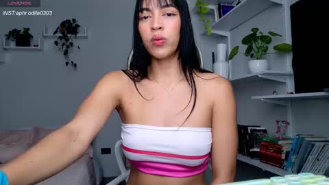 Nicole cam online show from 09/19/25, 08:53