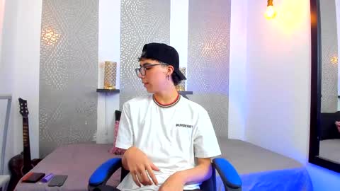    online show from 02/03/25, 07:07