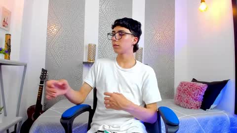    online show from 02/04/25, 10:00