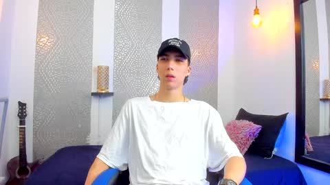    online show from 02/09/25, 04:04