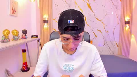 Snapshot of nikolay_gregori chatting on 02/04/26, 04:07 online show from 02/04/26, 04:07