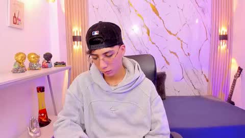 Snapshot of nikolay_gregori chatting on 02/11/26, 03:22 online show from 02/11/26, 03:22