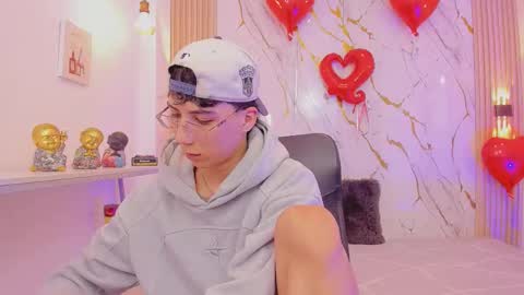 Snapshot of nikolay_gregori chatting on 02/22/26, 04:35 online show from 02/22/26, 04:35