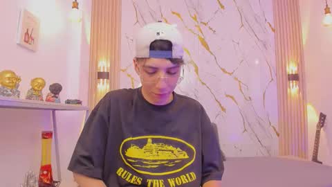 Snapshot of nikolay_gregori chatting on 02/23/26, 04:43 online show from 02/23/26, 04:43