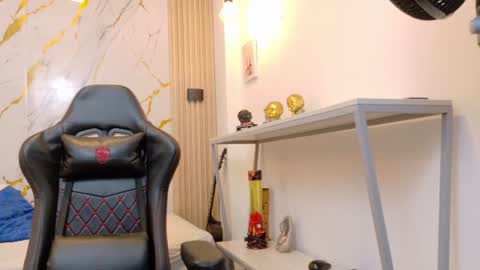   online show from 07/04/26, 04:51