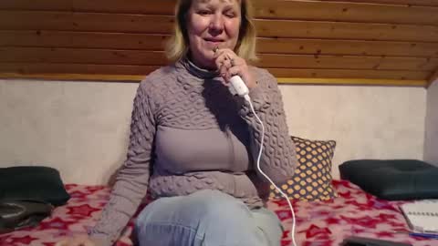 Snapshot of nikole111 chatting on 01/17/25, 10:11 Nikole1 online show from 01/17/25, 10:11