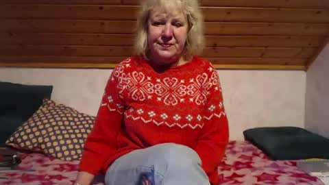 Snapshot of nikole111 chatting on 02/22/25, 12:19 Nikole1 online show from 02/22/25, 12:19