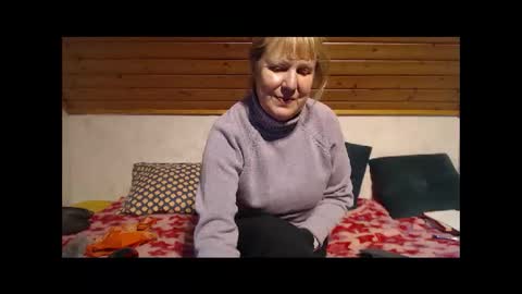 Snapshot of nikole111 chatting on 10/24/25, 02:13 Nikole1 online show from 10/24/25, 02:13