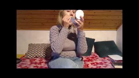 Snapshot of nikole111 chatting on 10/27/25, 09:57 Nikole1 online show from 10/27/25, 09:57