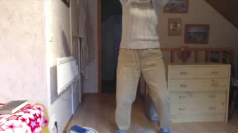 Snapshot of nikole111 chatting on 11/02/25, 12:18 Nikole1 online show from 11/02/25, 12:18