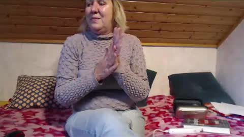 Snapshot of nikole111 chatting on 11/10/25, 10:58 Nikole1 online show from 11/10/25, 10:58