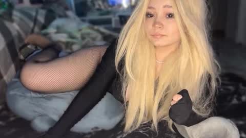 nikoli_naw online show from 02/24/26, 07:34