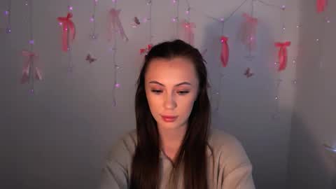 nikonara_ online show from 12/16/25, 01:05